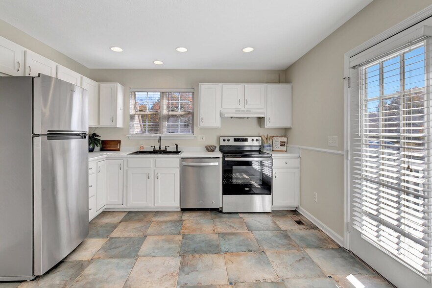 Building Photo - 1549 Cora Dr