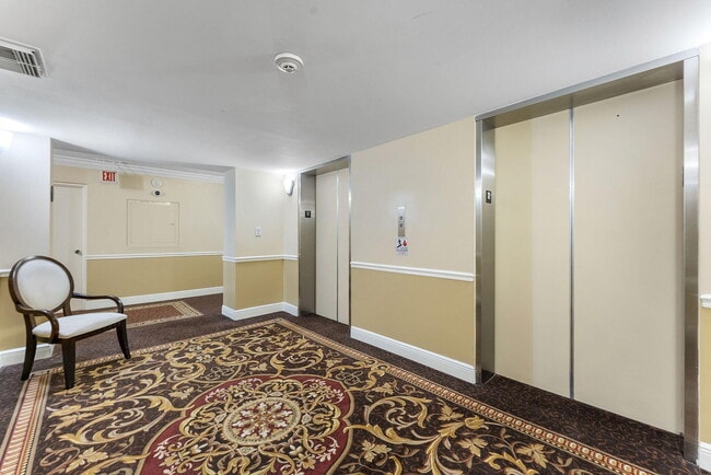 Building Photo - 1360 S Ocean Blvd