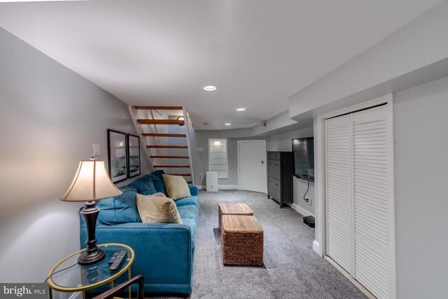 Building Photo - 2517 Fleet St