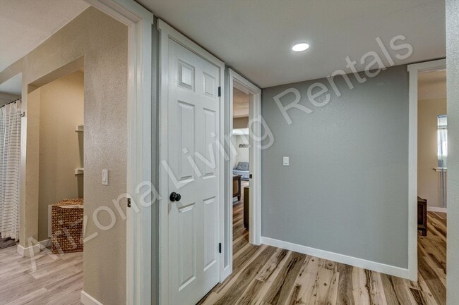 Building Photo - FURNISHED RENOVATED HOME
