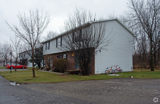 Primary Photo - Cadillac Court Apartments