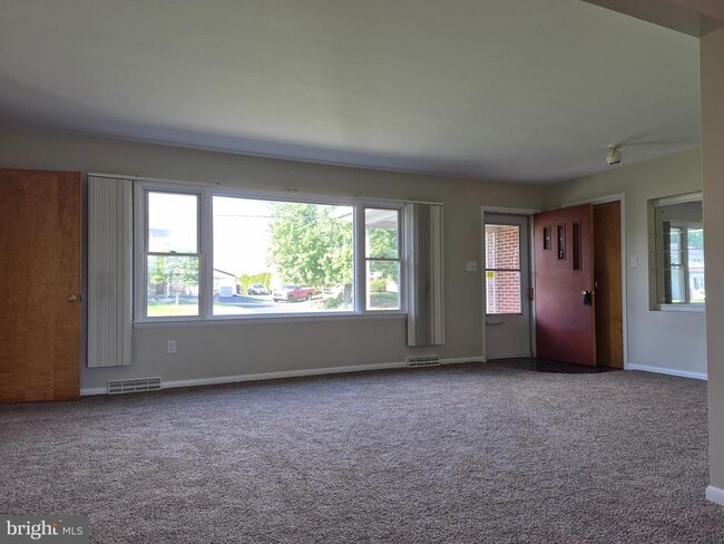 Building Photo - 332 Colorado St