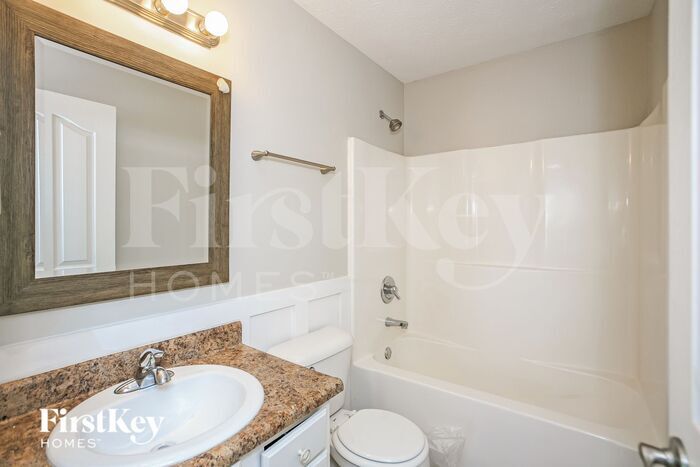 Building Photo - 1049 Arabian Way