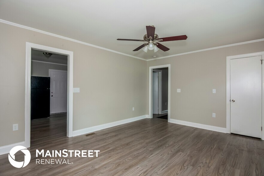 Building Photo - 641 Reeves Ct