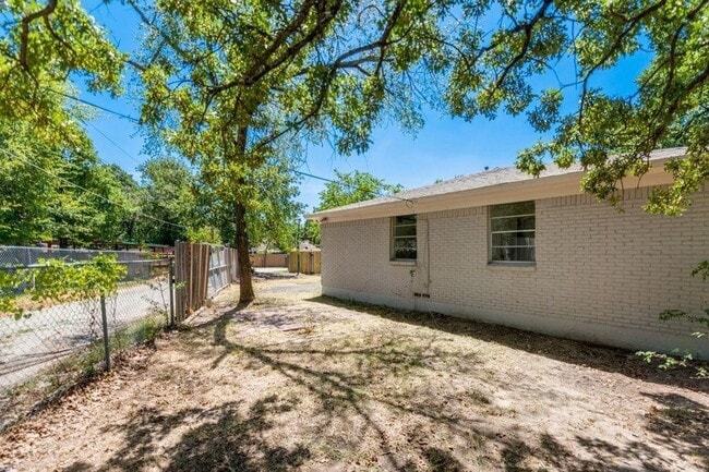 Building Photo - 10434 Springhaven Dr