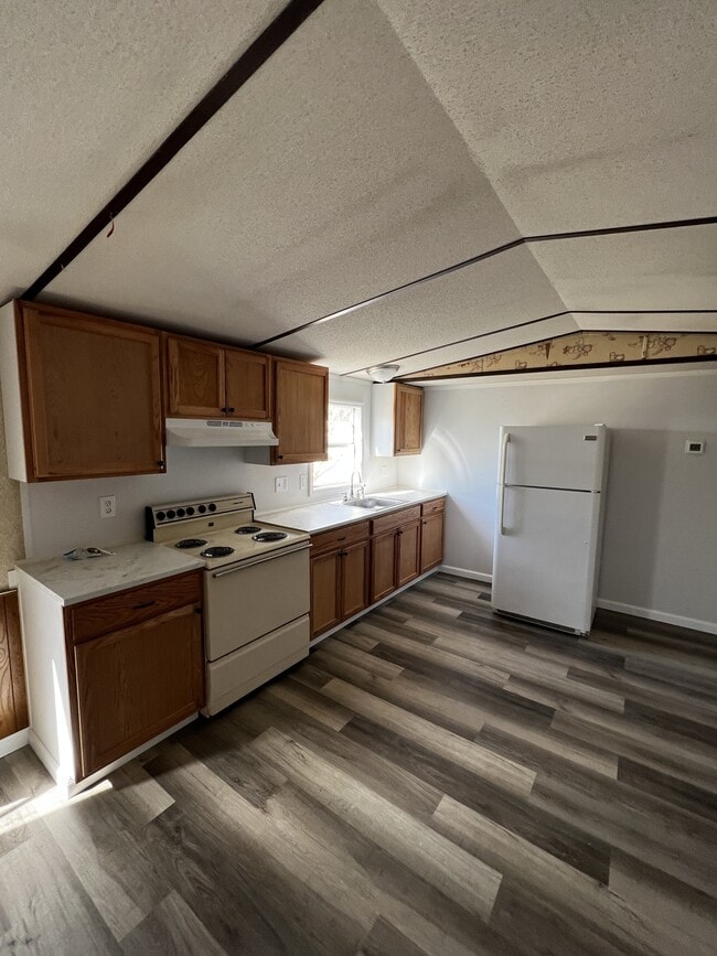 Building Photo - 312 Becky Ln