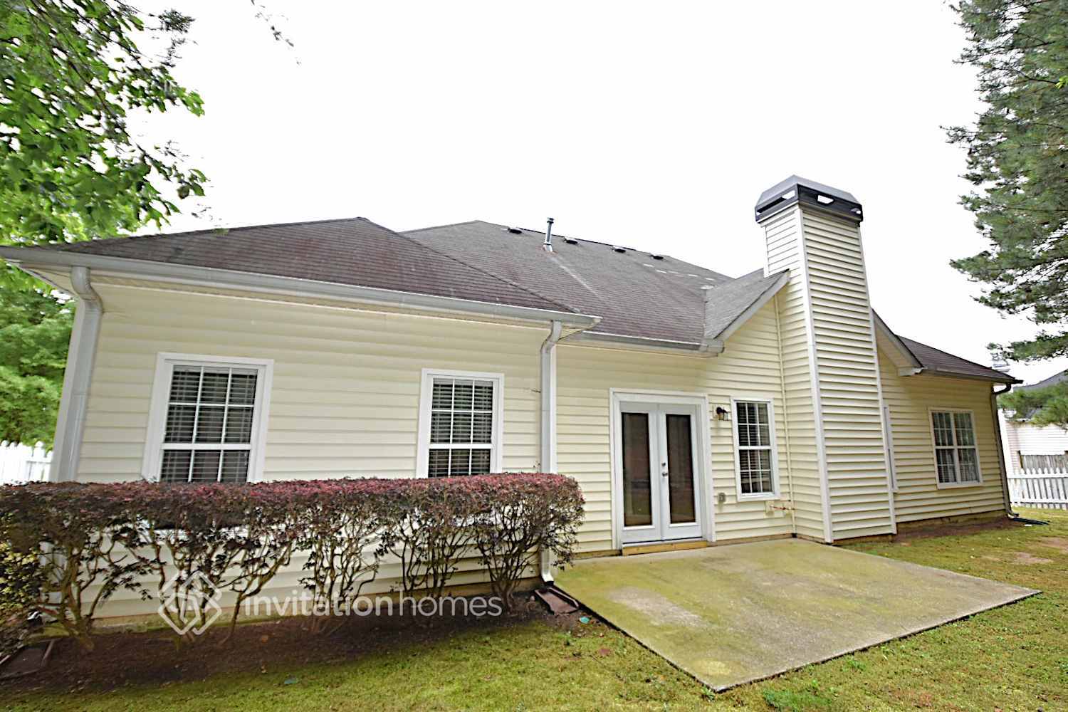 Building Photo - 960 Soaring Dr NE