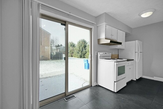 Building Photo - 1882 Billingsley Rd