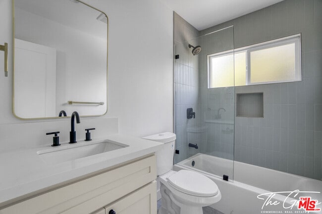 Building Photo - 599 Sunset Ct