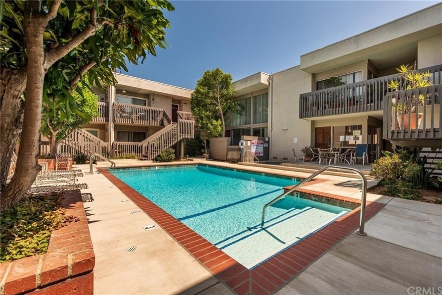 Building Photo - 5300 Fairview Blvd