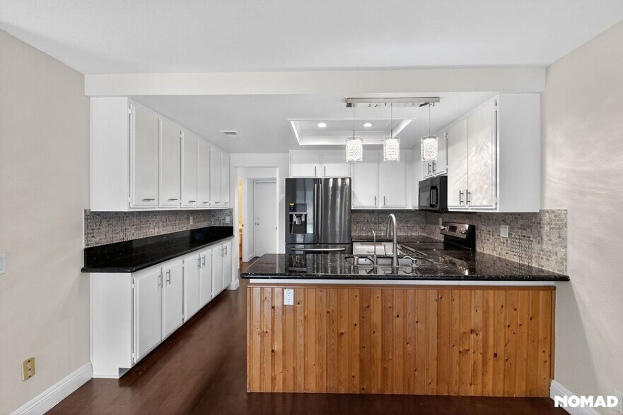 Building Photo - 15865 Lofty Trail Dr