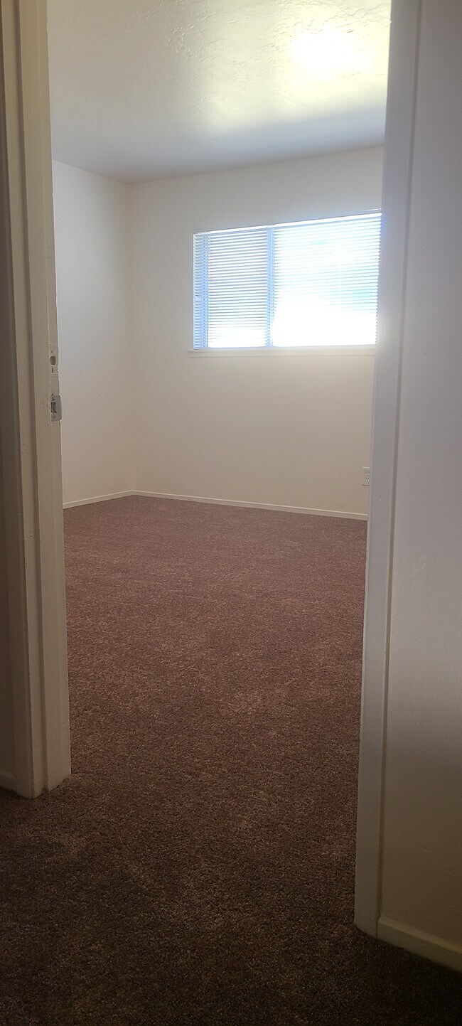 Master bedroom - 8090 Greenridge Dr