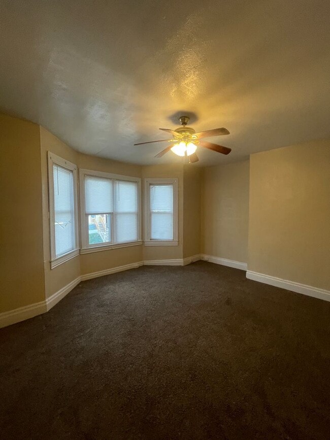 Building Photo - Methyl Duplex
