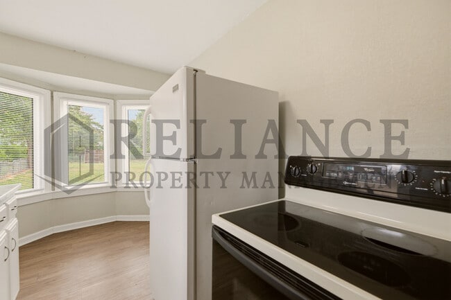 Building Photo - 1836 S Gold St
