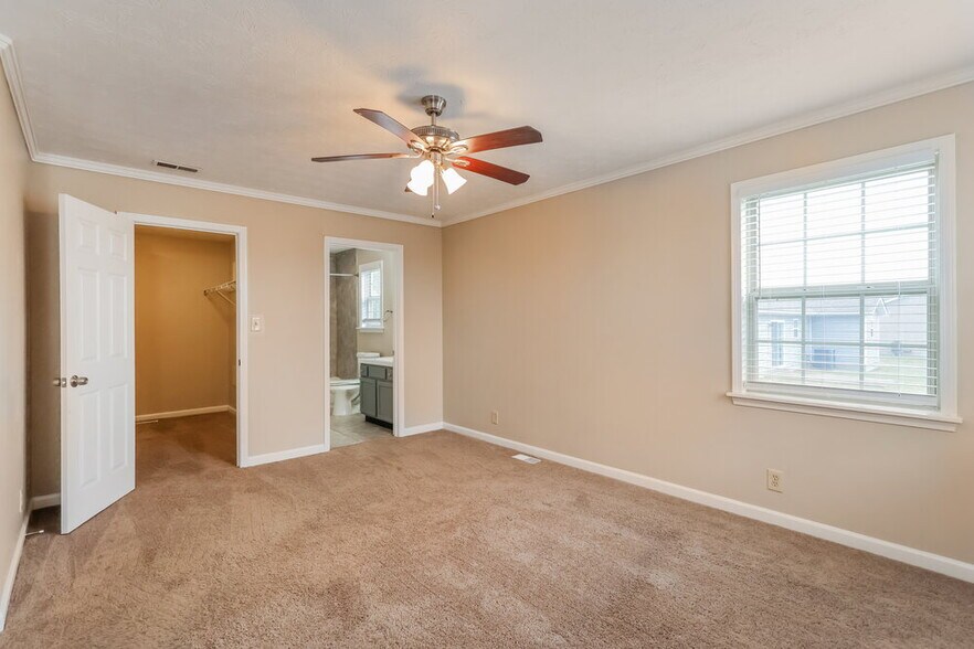 Building Photo - 173 Agin Way