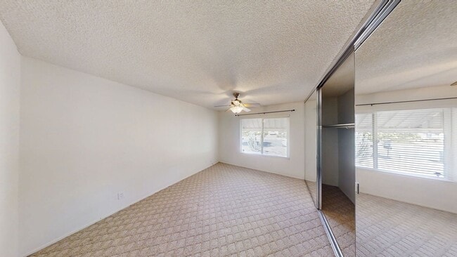 Building Photo - Peacock Valley HOA 2 Bedroom 1 Bathroom  5...