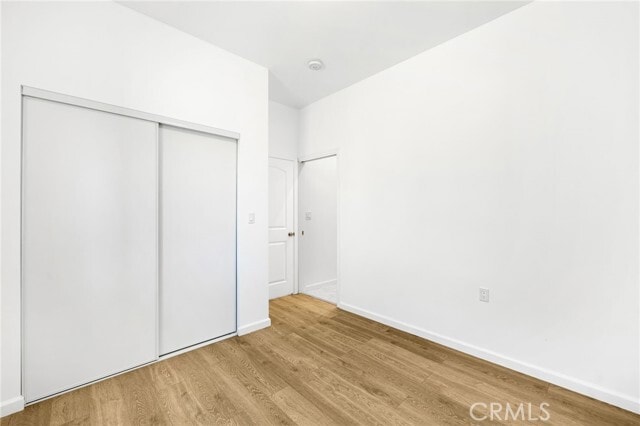 Building Photo - 1375 N Mentor Ave