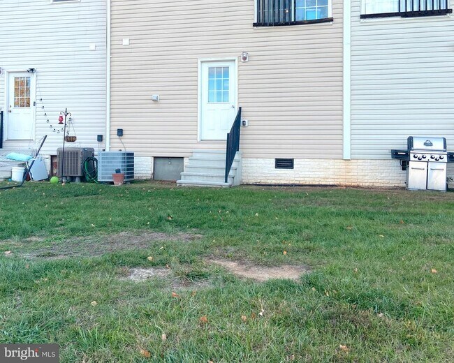 Building Photo - 83 Fuzzy Tail Dr