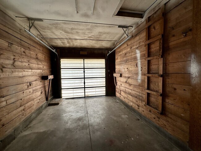 Building Photo - 2415 S Mosley