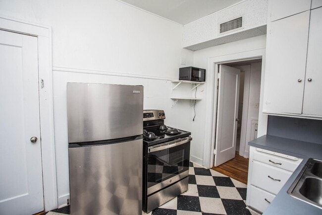 Building Photo - 2115 26th St