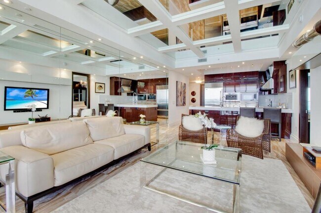 Building Photo - 9703 Collins Ave