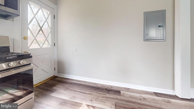 Building Photo - 1724 Stanwood St