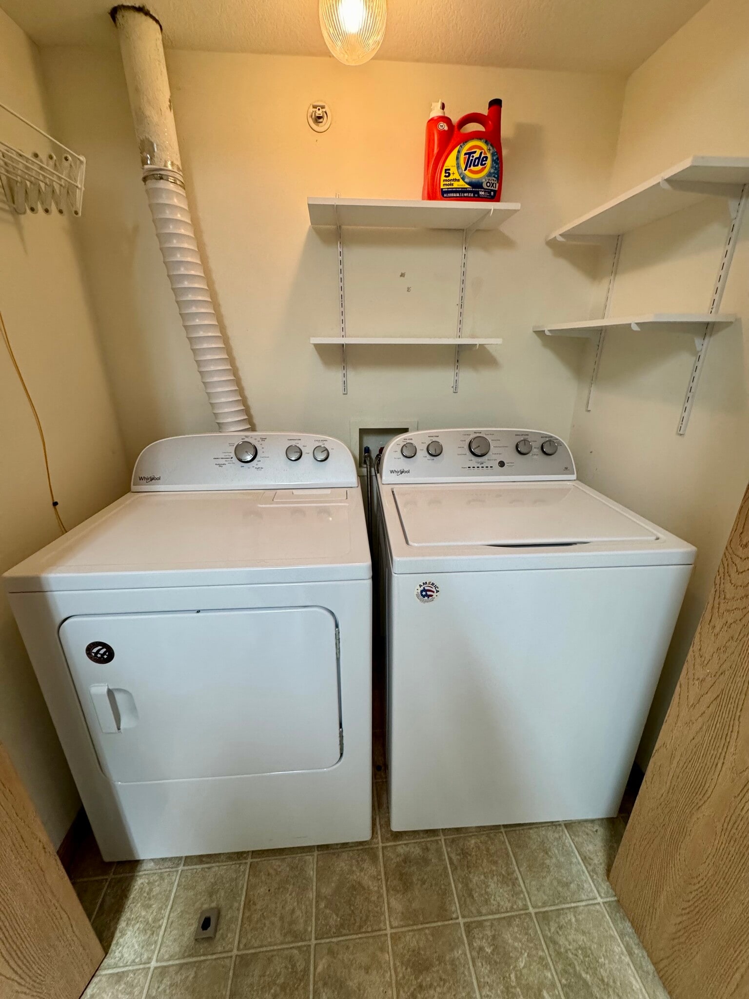 Building Photo - 4600 Grand Ave