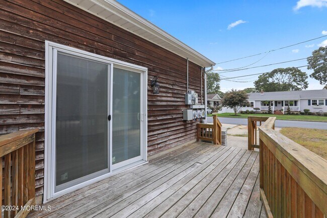 Building Photo - 1419 Joseph St