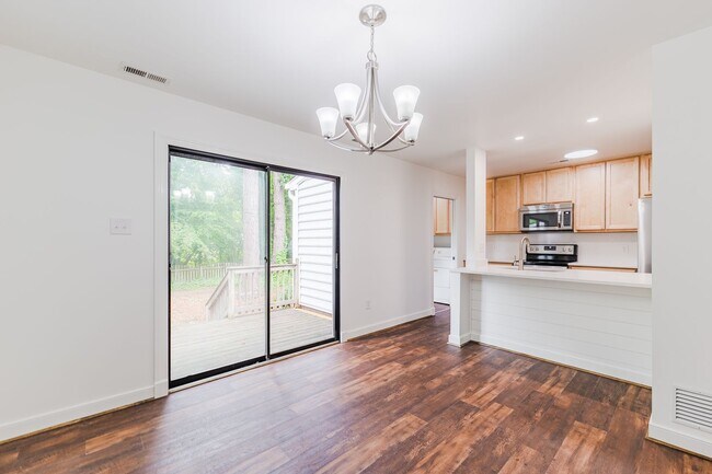 Building Photo - Great Renovated Duplex Flat for rent in We...