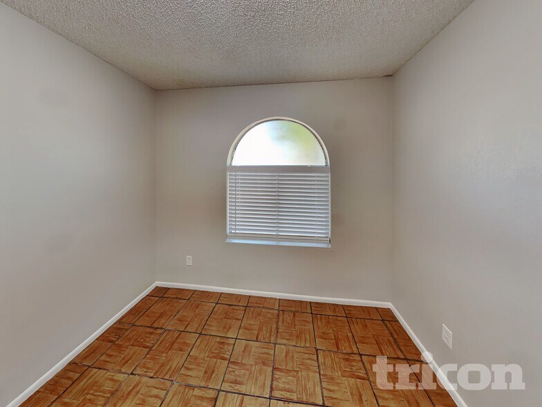 Building Photo - 18416 N 55th Dr