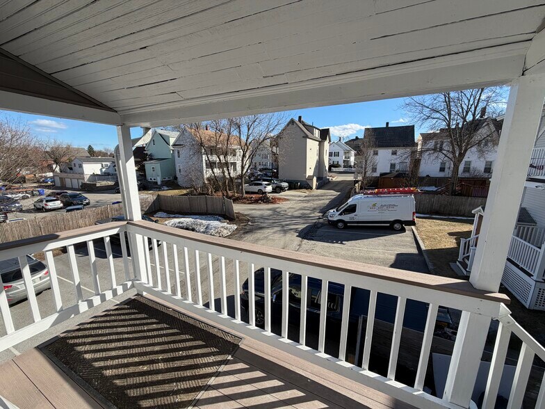 Building Photo - 319 Jewett St