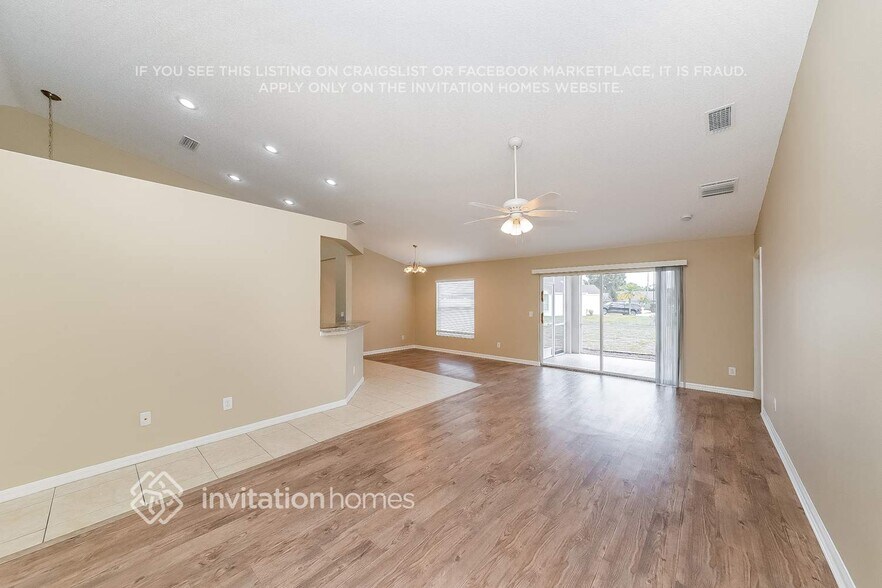 Building Photo - 4635 Sanibel Way