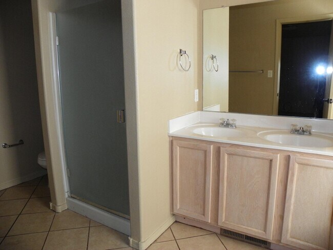 Building Photo - 1828 Chicoma Rd