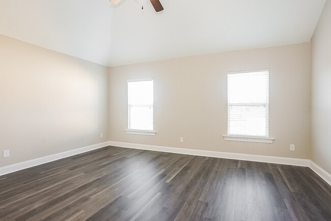 Building Photo - Gorgeous 4 Bedroom Home in Hephzibah with Fenced Backyard