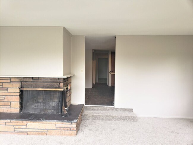 Building Photo - Charming Four Bedroom Home Located Near Cornwall Park.