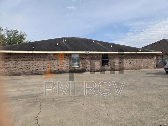 Building Photo - 2904 N 32nd St