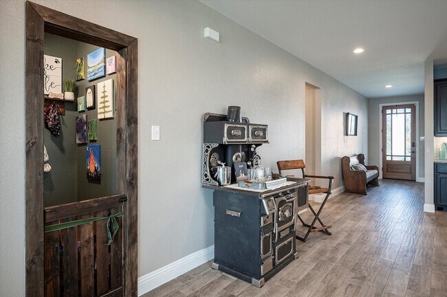 Building Photo - 1202 Alderwood Dr