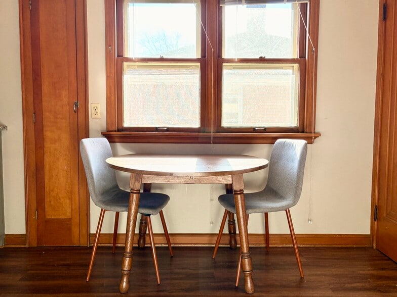 Primary Photo - 2216 Lefeber Ave