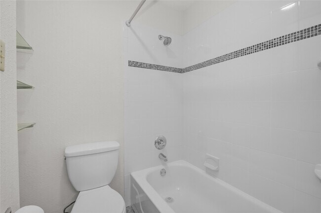 Building Photo - 16739 Selder Dr