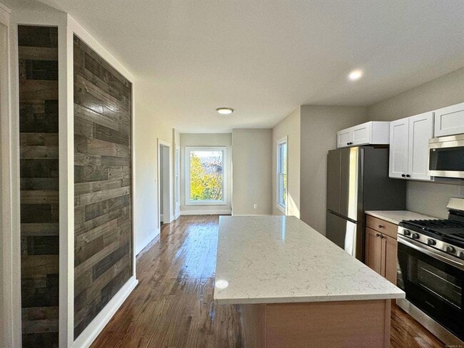 Building Photo - Single Family House in Derby- 3 Bed 2 bath