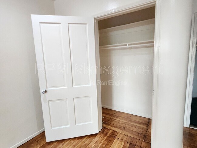 Building Photo - 1781 N Orchid Ave