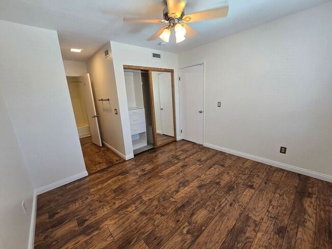 Building Photo - Unique 3 bedroom home located in the vibra...
