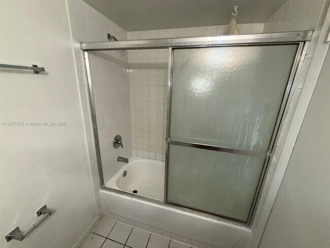 Building Photo - 3396 Foxcroft Rd