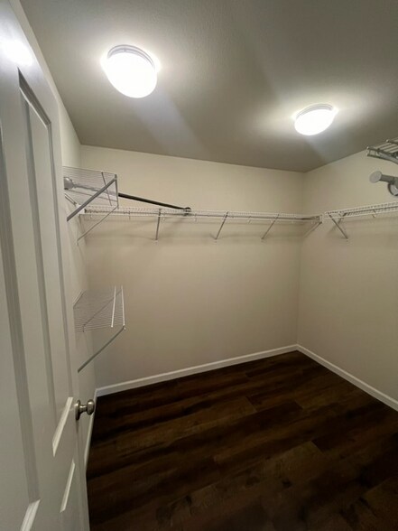 Building Photo - 1917 98th Ave SE