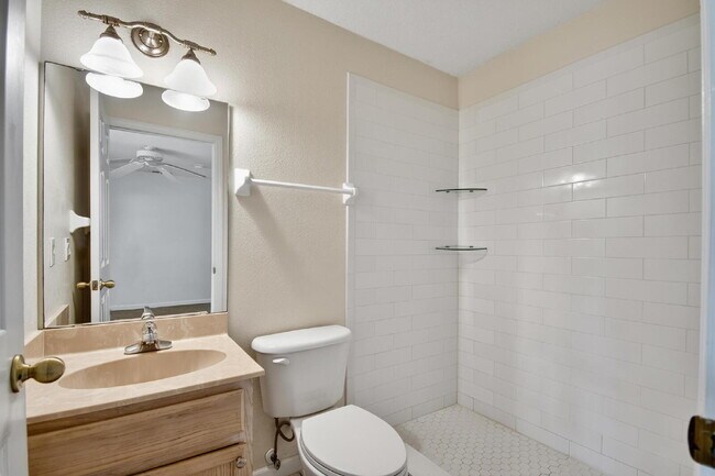 Building Photo - DUPLEX