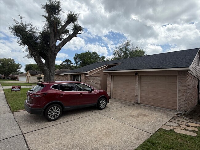 Building Photo - 11811 Spruce Mountain Dr