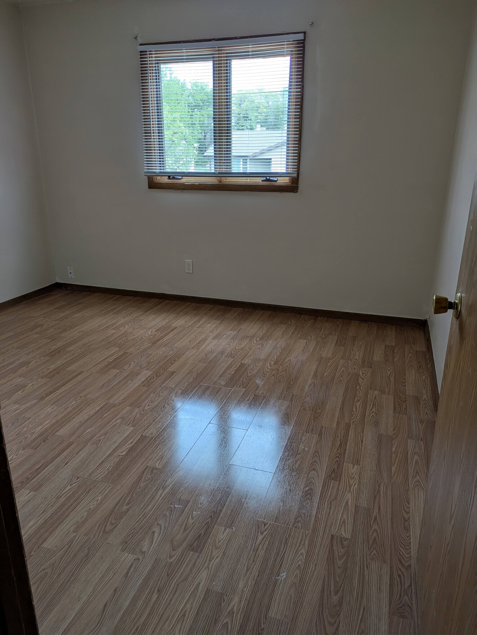 Building Photo - 1230 S Thompson Dr