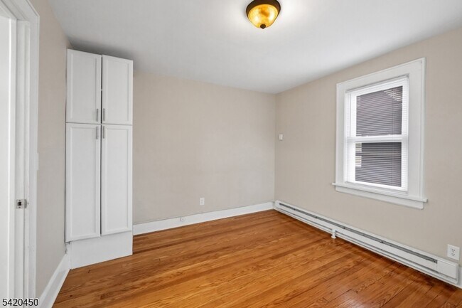 Building Photo - 36 Cortlandt Pl