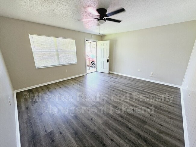 Building Photo - 4715 Kanoy Dr