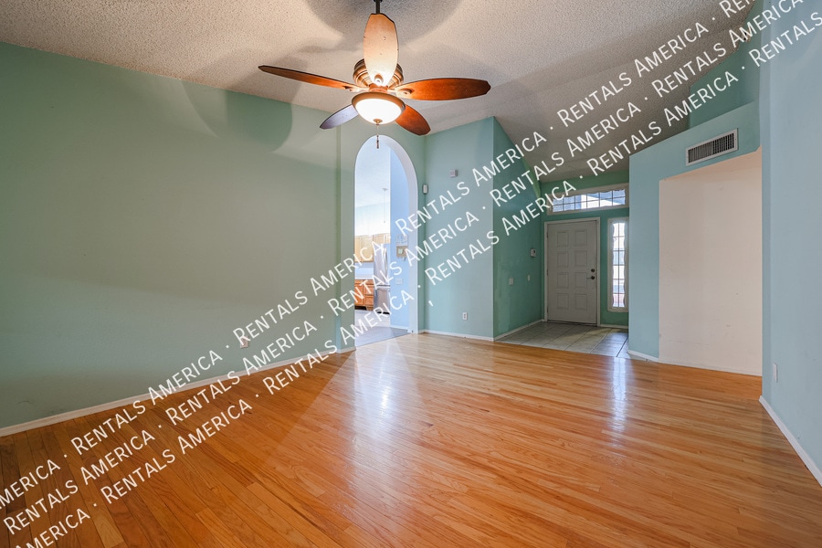 Building Photo - 324 S Rita Ln